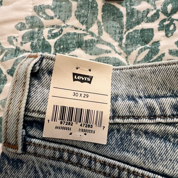 Women’s Levi’s. NWT. Size 30x29. - Picture 6 of 7